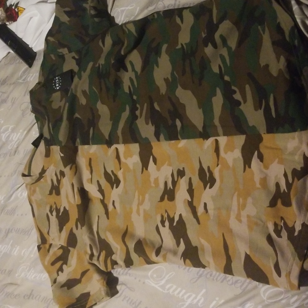 Men's Tan camo zipper shirt